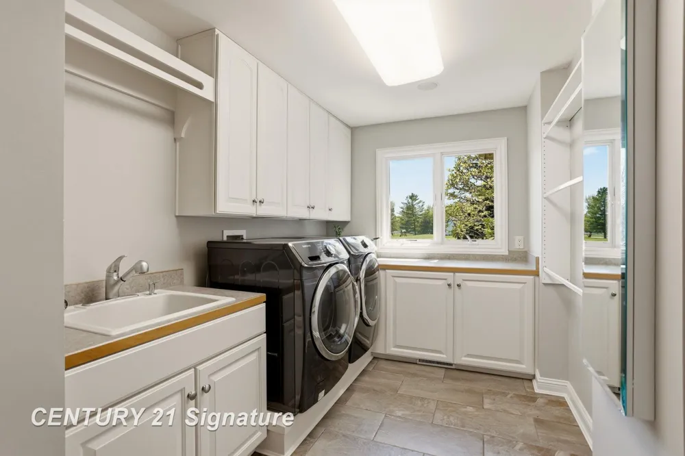 8 Appleshire Court Thomas Township, MI 48623