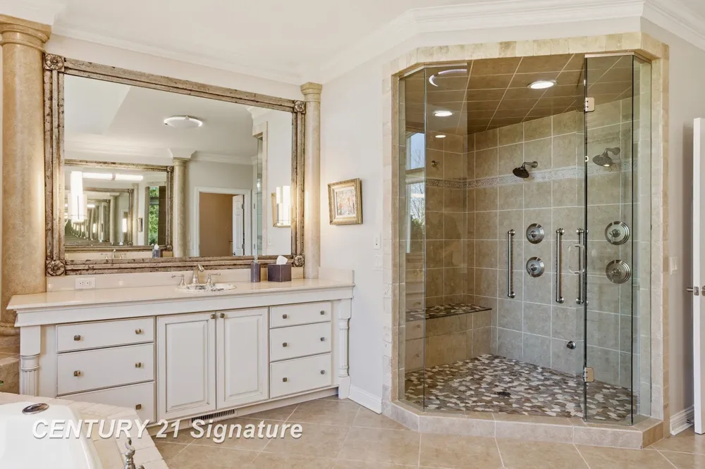 8 Appleshire Court Thomas Township, MI 48623
