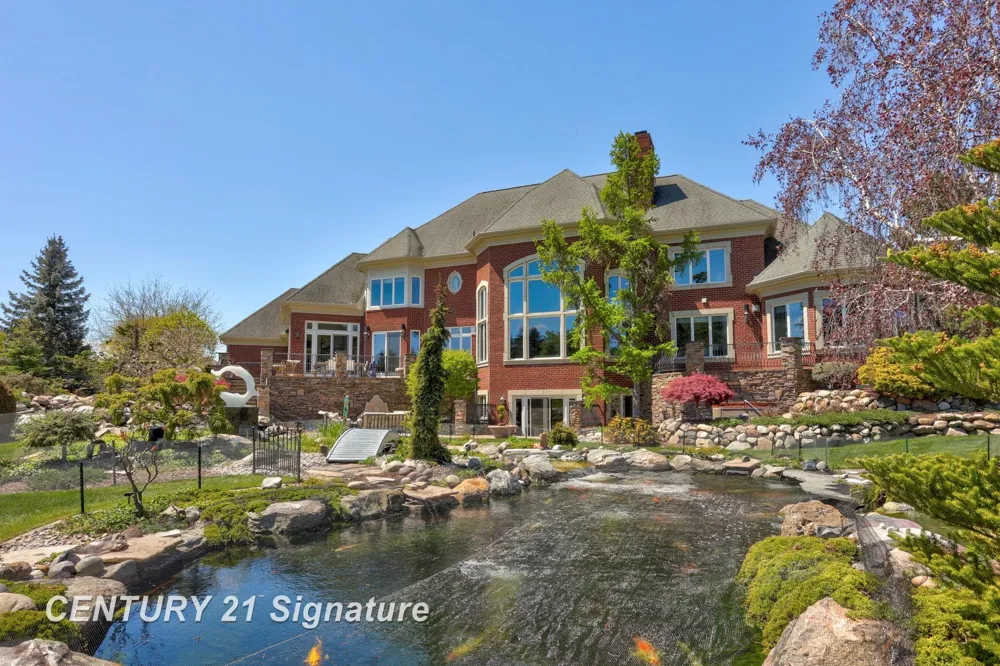 8 Appleshire Court Thomas Township, MI 48623