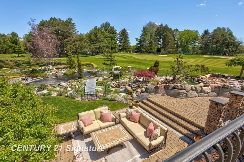 8 Appleshire Court Thomas Township, MI 48623