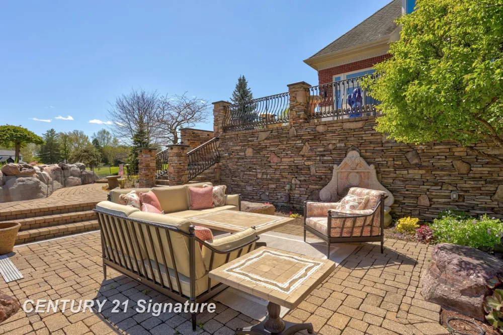 8 Appleshire Court Thomas Township, MI 48623