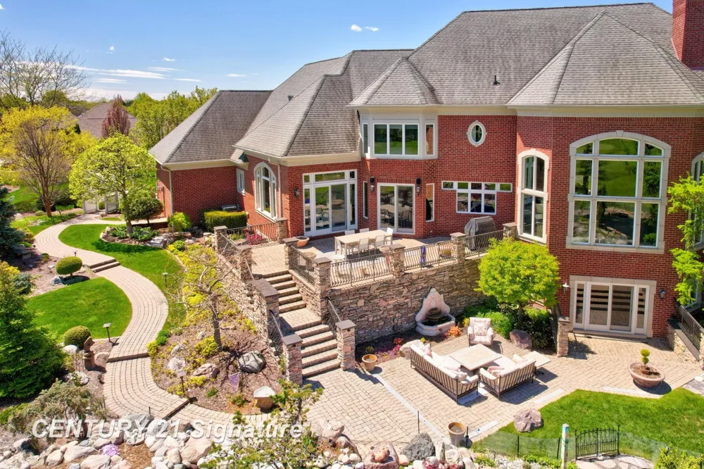 8 Appleshire Court Thomas Township, MI 48623