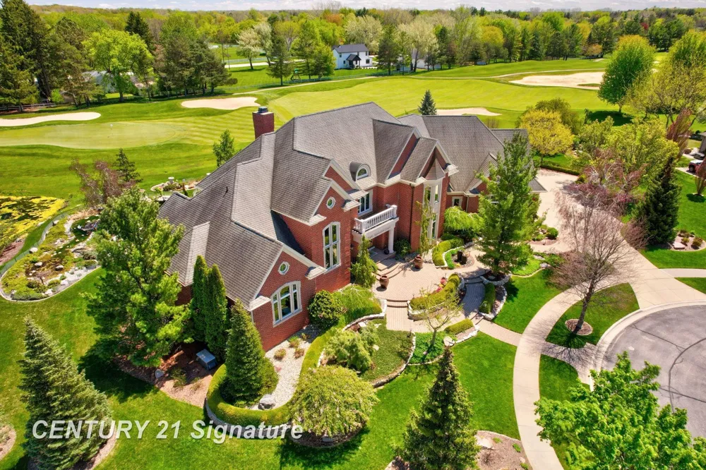 8 Appleshire Court Thomas Township, MI 48623