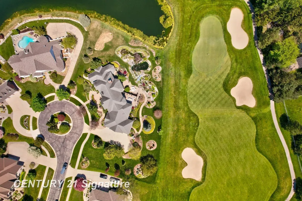 8 Appleshire Court Thomas Township, MI 48623
