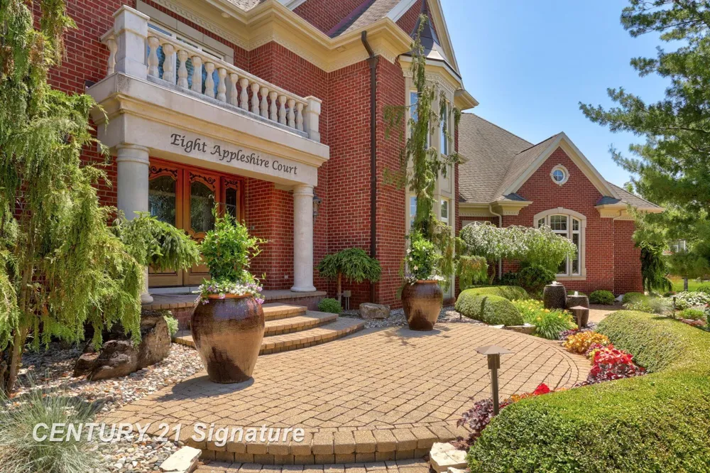 8 Appleshire Court Thomas Township, MI 48623