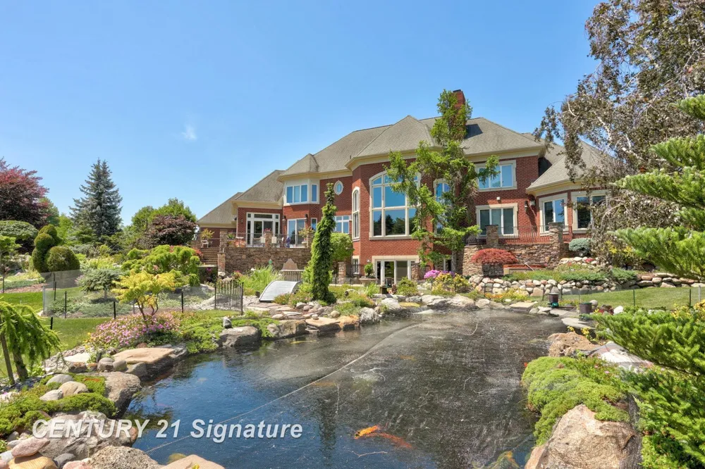 8 Appleshire Court Thomas Township, MI 48623