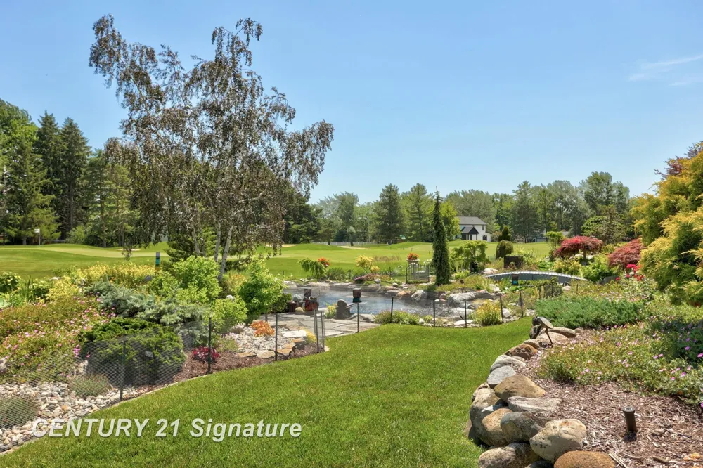 8 Appleshire Court Thomas Township, MI 48623