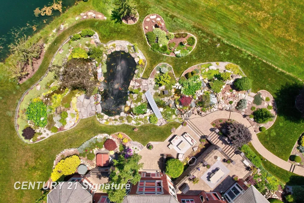 8 Appleshire Court Thomas Township, MI 48623