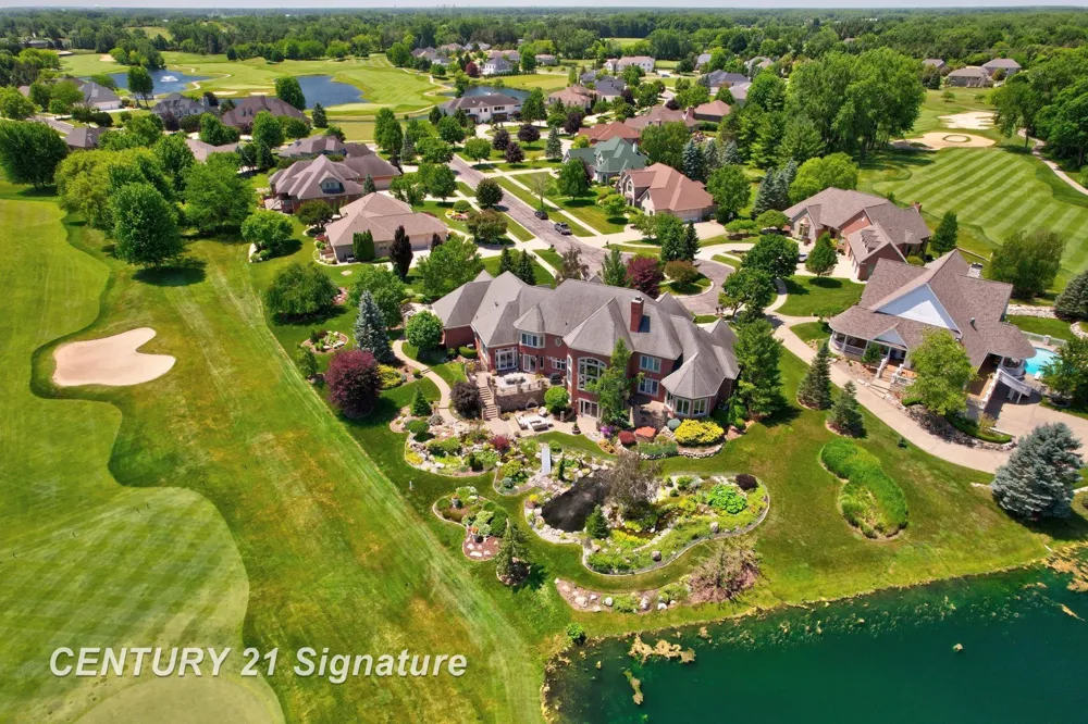8 Appleshire Court Thomas Township, MI 48623