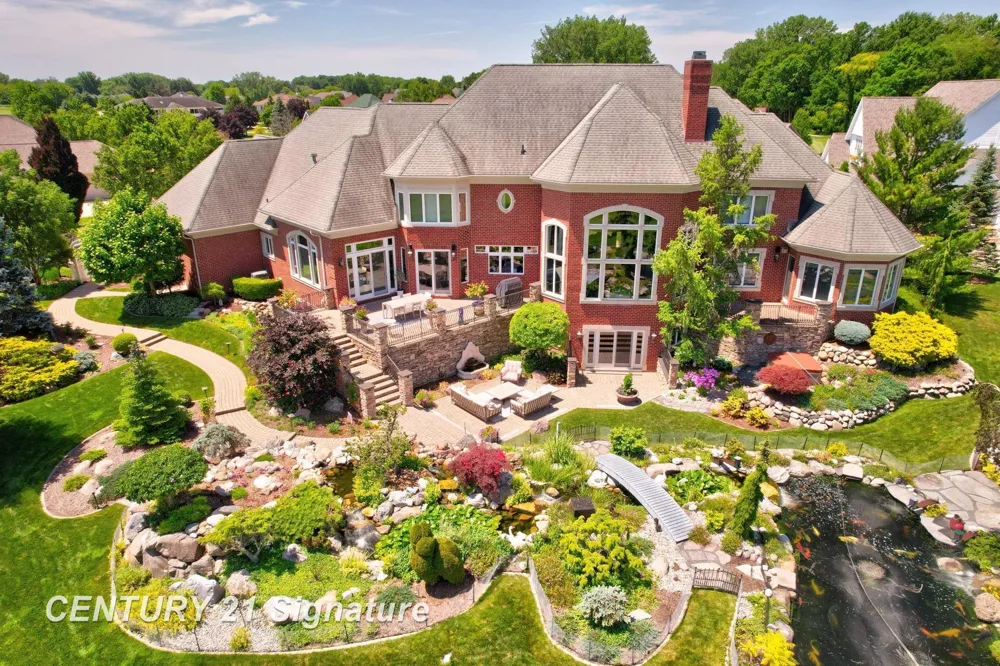 8 Appleshire Court Thomas Township, MI 48623