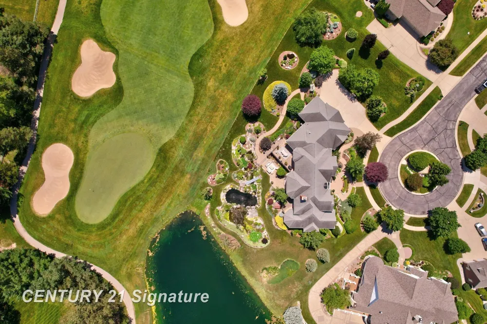 8 Appleshire Court Thomas Township, MI 48623