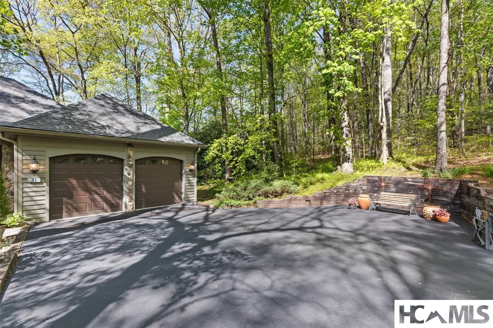 21 Laurel Wood Court Sapphire, NC 28774