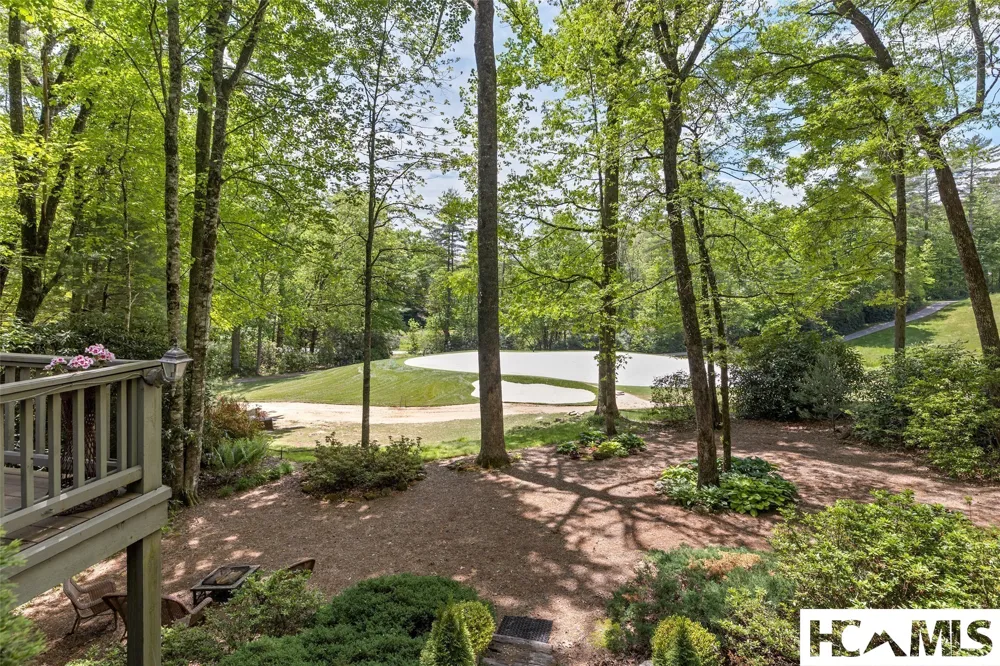21 Laurel Wood Court Sapphire, NC 28774