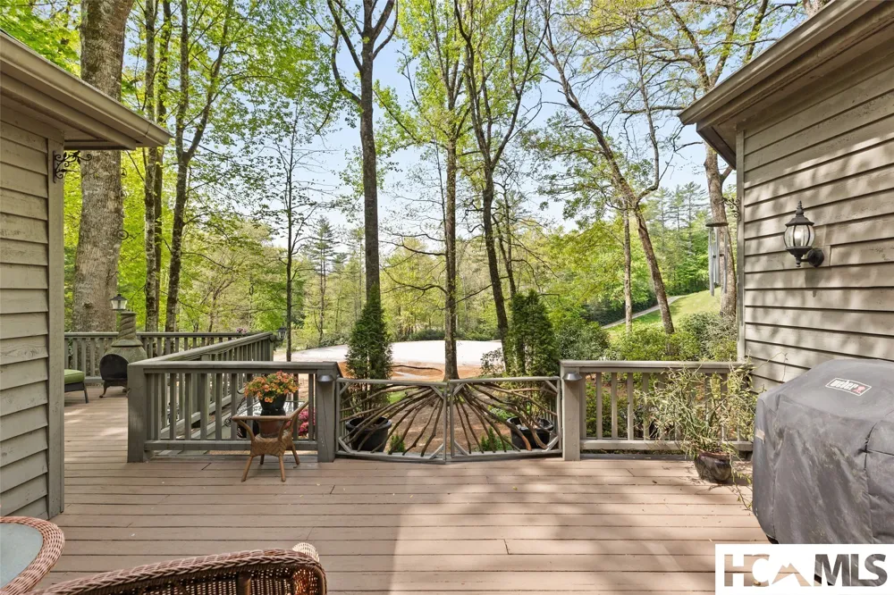 21 Laurel Wood Court Sapphire, NC 28774