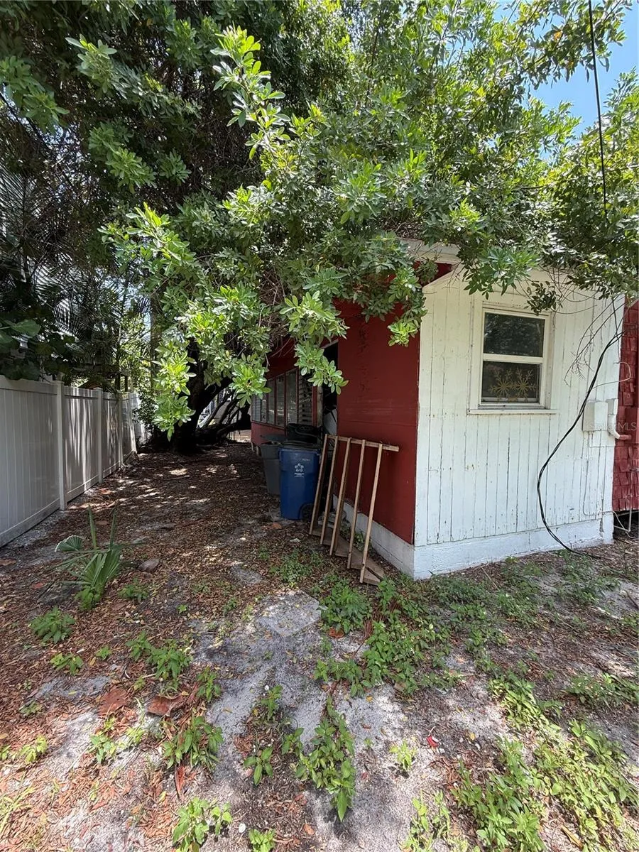 116 85TH AVENUE Treasure Island, FL 33706