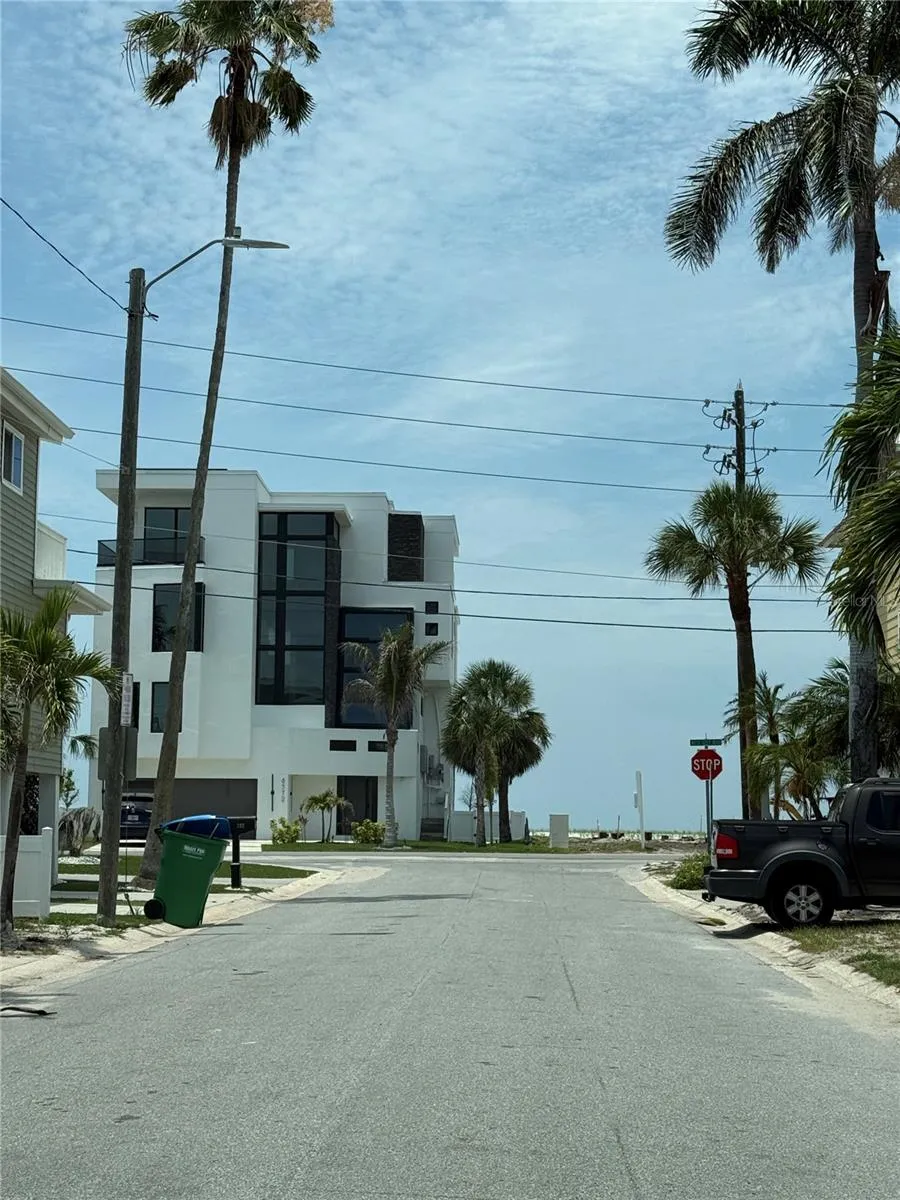 116 85TH AVENUE Treasure Island, FL 33706