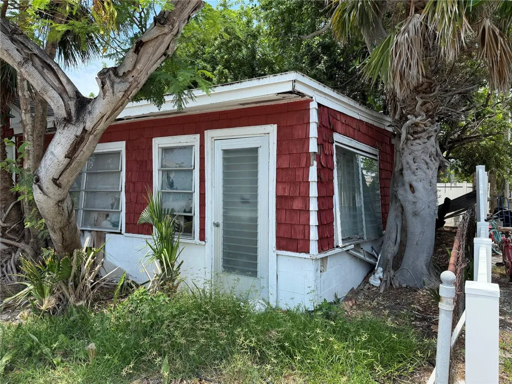116 85TH AVENUE Treasure Island, FL 33706