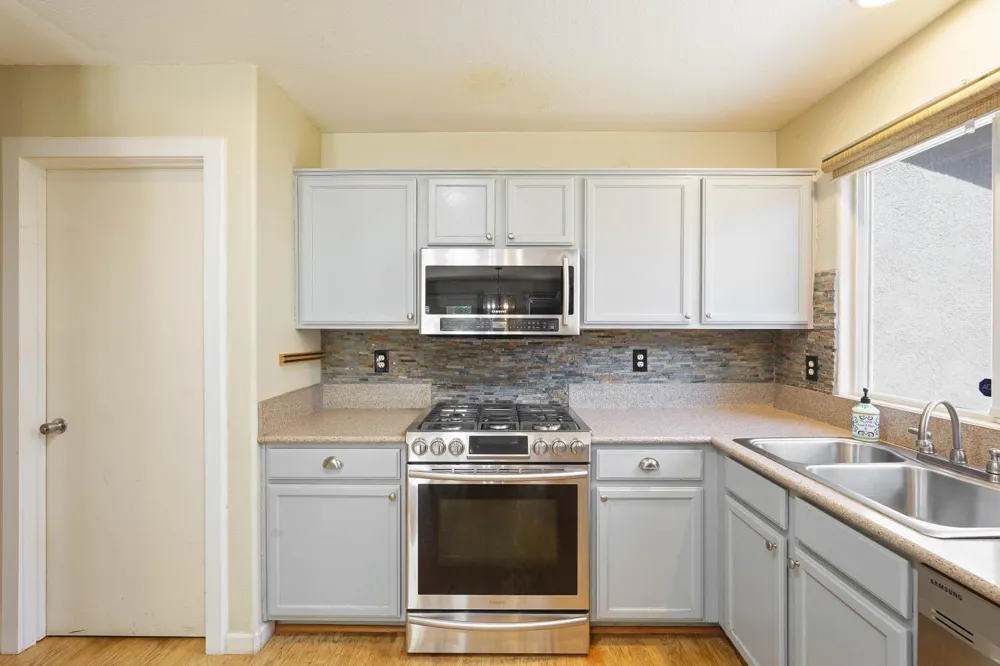 10730 Ivoryton Way Mather, CA 95655