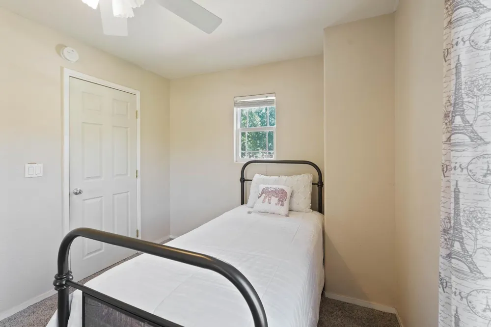 10730 Ivoryton Way Mather, CA 95655