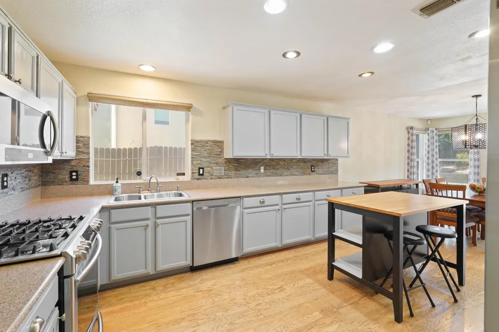 10730 Ivoryton Way Mather, CA 95655