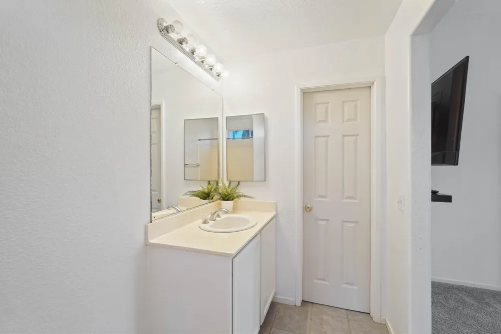 10730 Ivoryton Way Mather, CA 95655