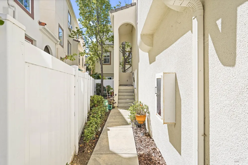 40 Moon Shadow Drive Milpitas, CA 95035