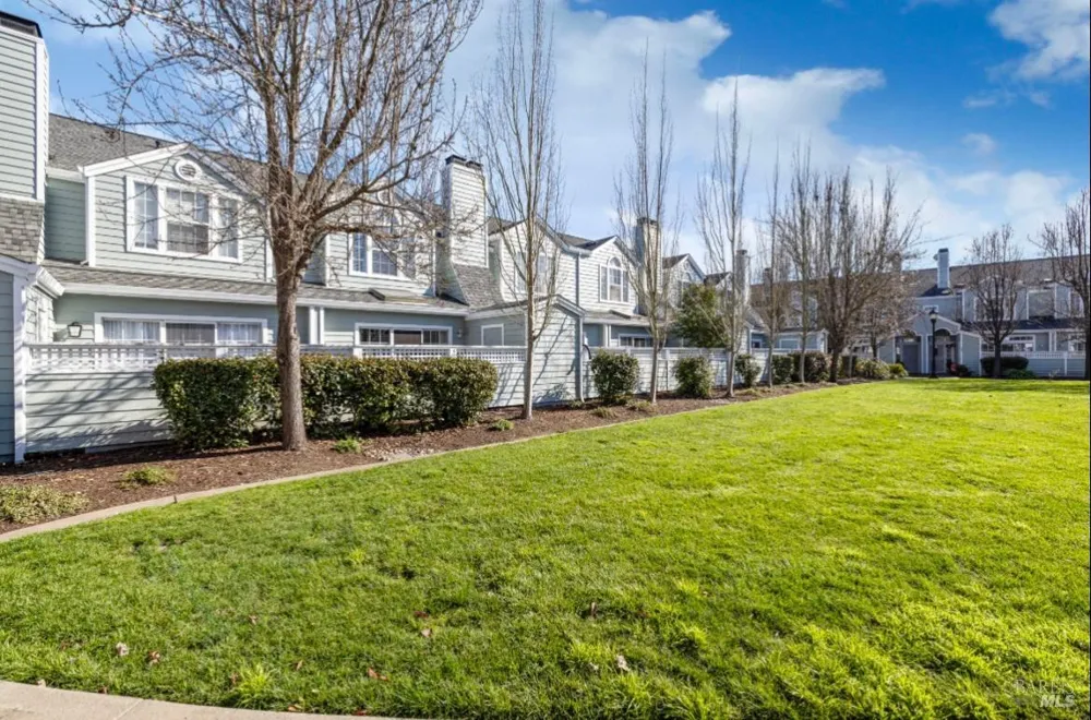 605 Laurel Grove Circle Circle Santa Rosa, CA 95407