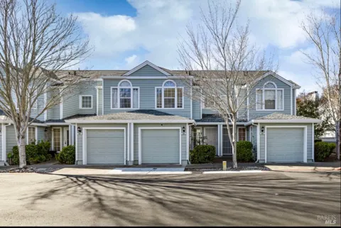 605 Laurel Grove Circle Circle