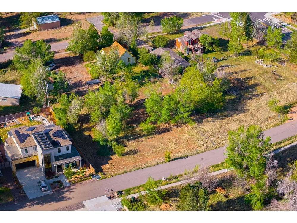 1952 Vine Avenue Boulder, CO 80304