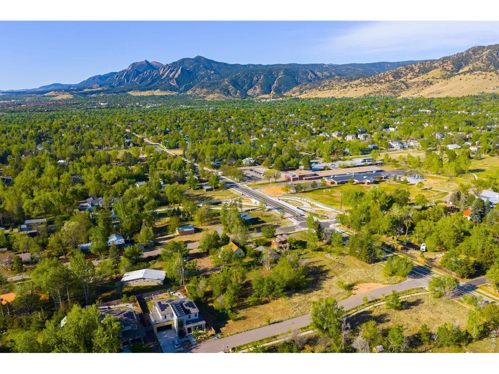 1952 Vine Avenue Boulder, CO 80304