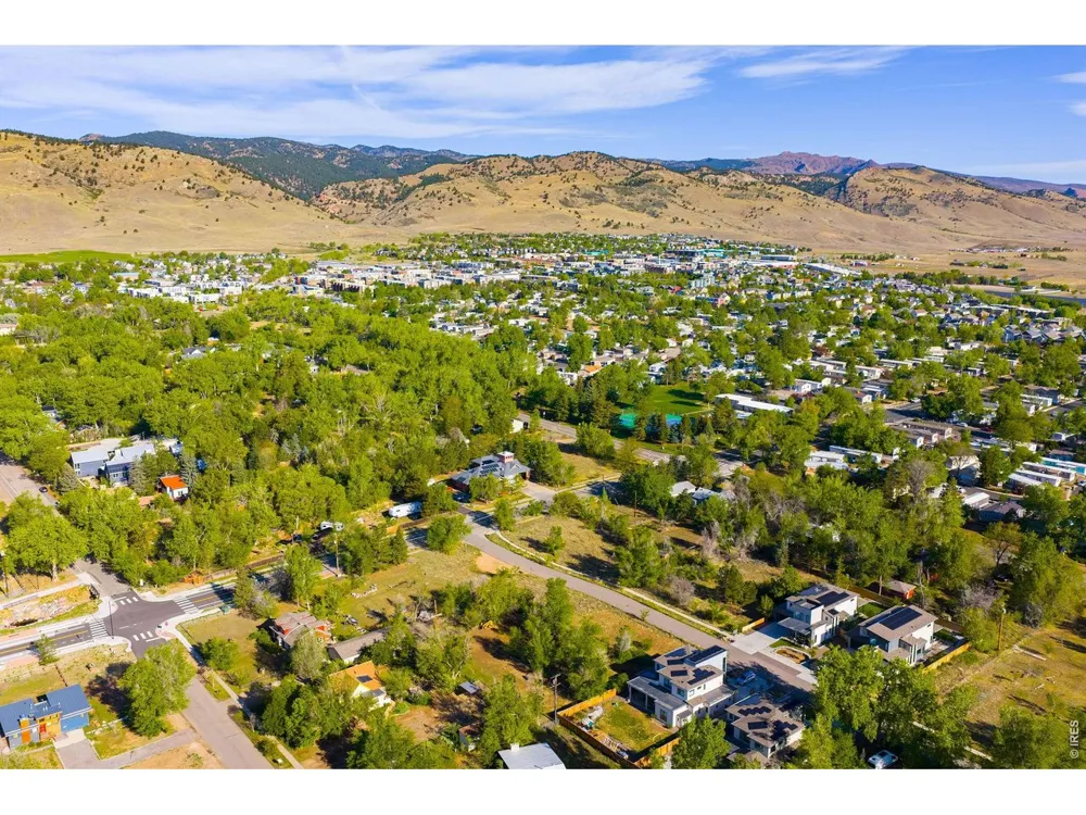 1952 Vine Avenue Boulder, CO 80304