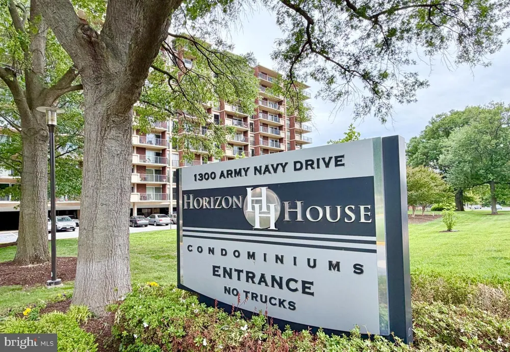 1300 ARMY NAVY DRIVE #823 Arlington, VA 22202