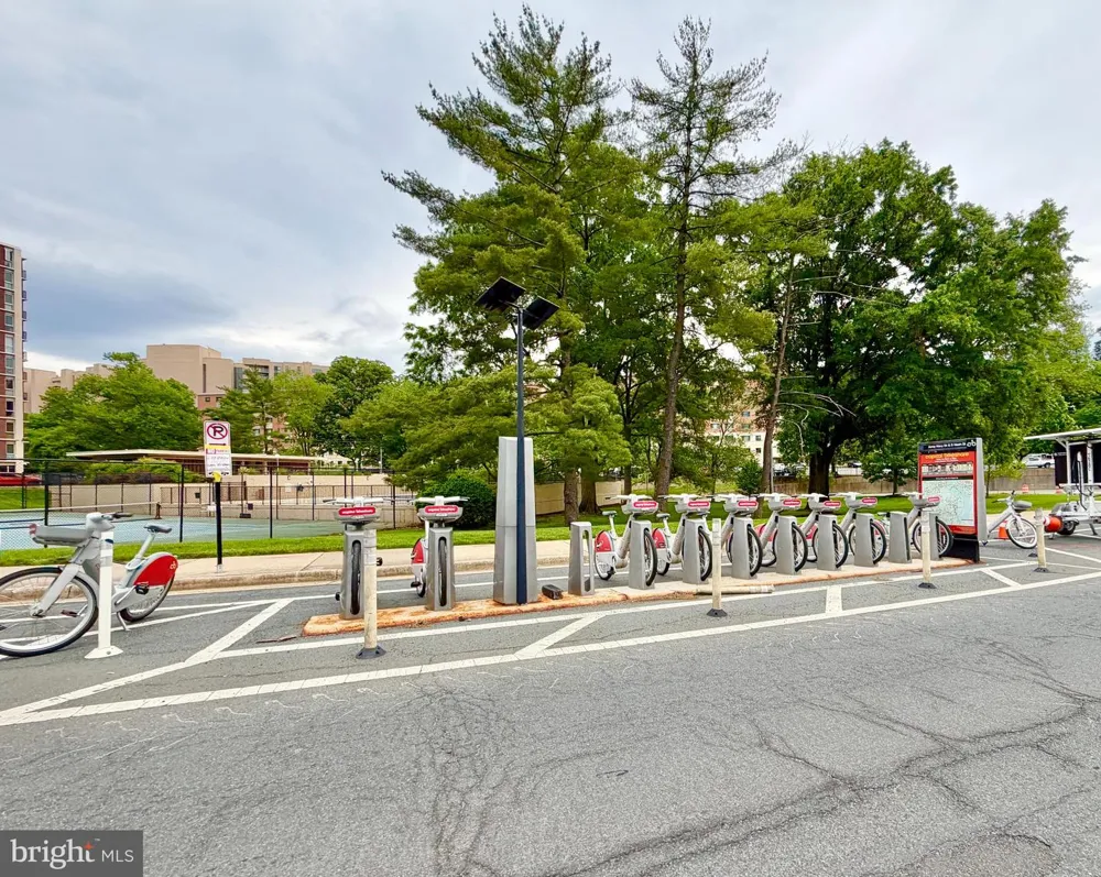 1300 ARMY NAVY DRIVE #823 Arlington, VA 22202
