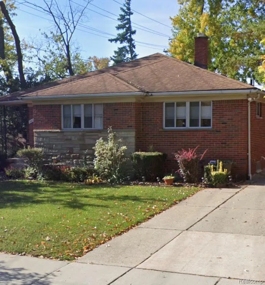 24231 Jerome Street Oak Park City, MI 48237