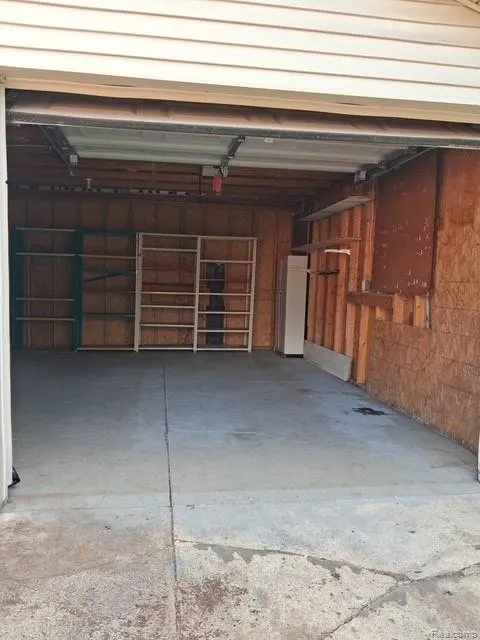 24231 Jerome Street Oak Park City, MI 48237