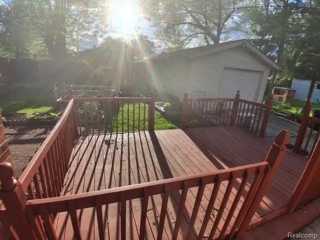 24231 Jerome Street Oak Park City, MI 48237