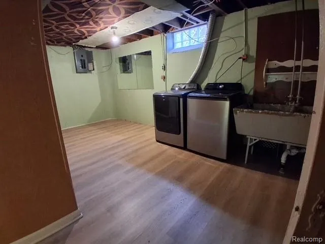 24231 Jerome Street Oak Park City, MI 48237