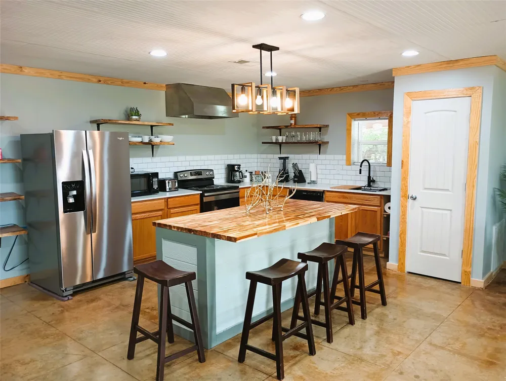 231 An County Road 2105 Palestine, TX 75801