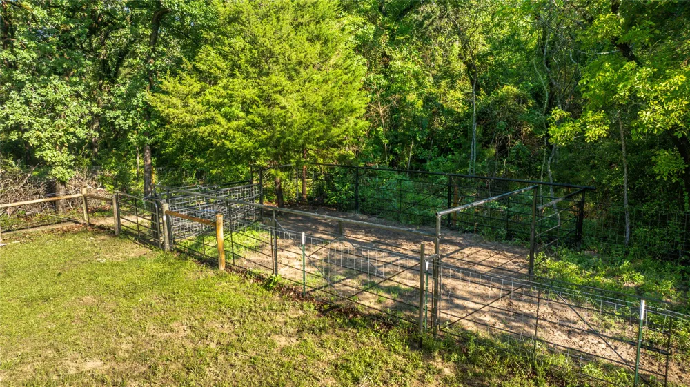231 An County Road 2105 Palestine, TX 75801