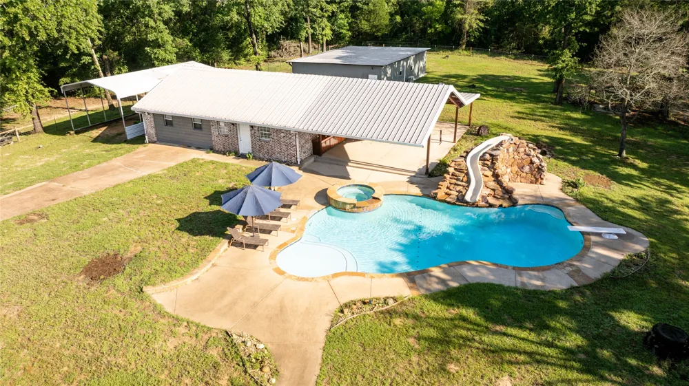 231 An County Road 2105 Palestine, TX 75801