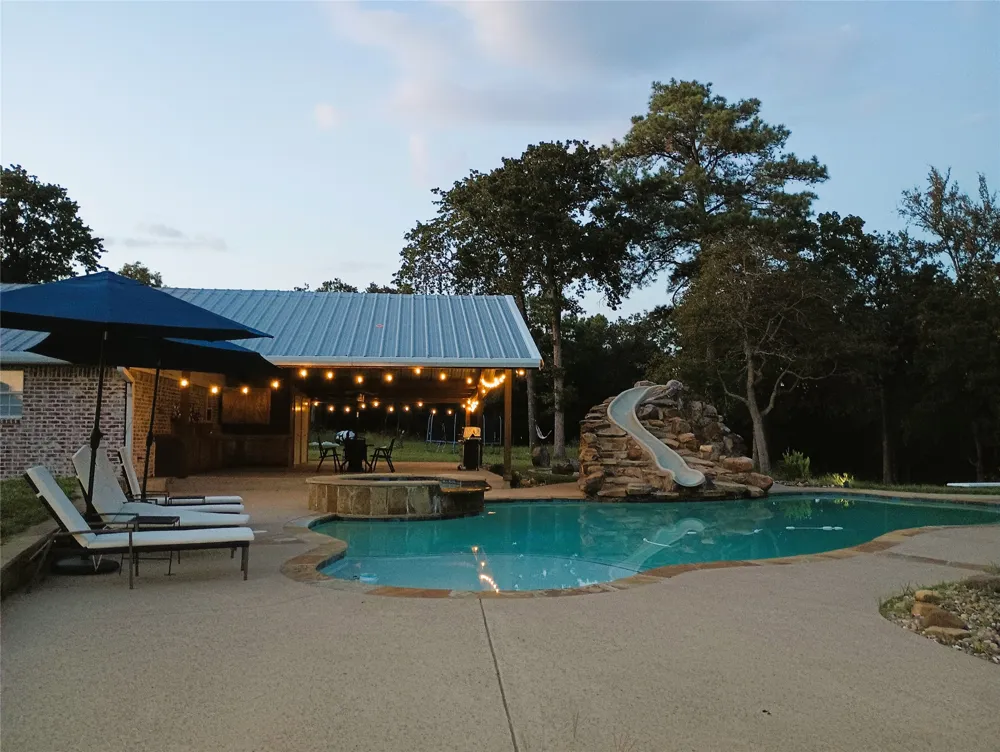 231 An County Road 2105 Palestine, TX 75801