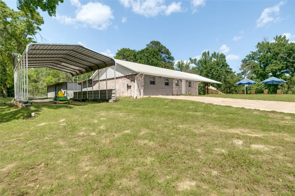 231 An County Road 2105 Palestine, TX 75801