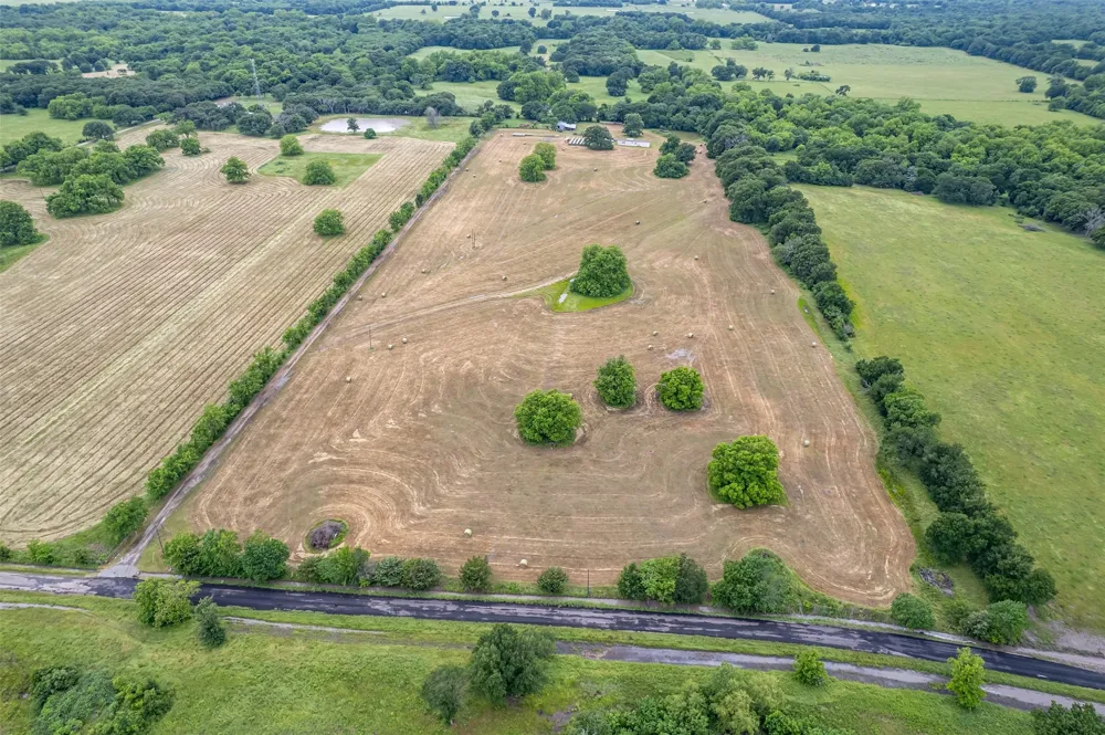5286 County Road 4502 Wolfe City, TX 75496