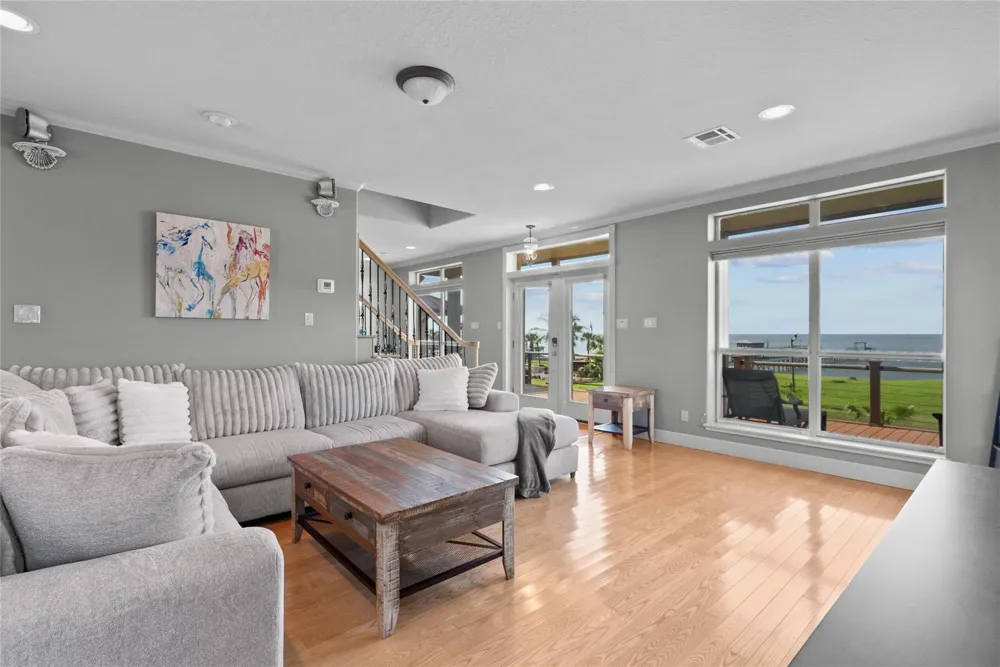 2609 Avenue A San Leon, TX 77539