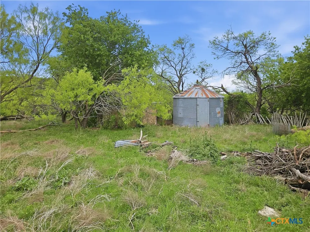 1233 County Road 434 Hamilton, TX 76531