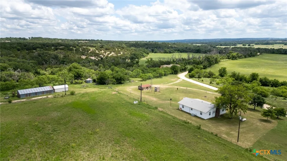 1233 County Road 434 Hamilton, TX 76531