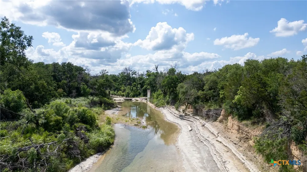 1233 County Road 434 Hamilton, TX 76531