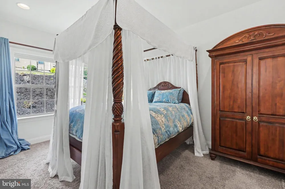 4322 ASHDON DRIVE Harrisburg, PA 17112