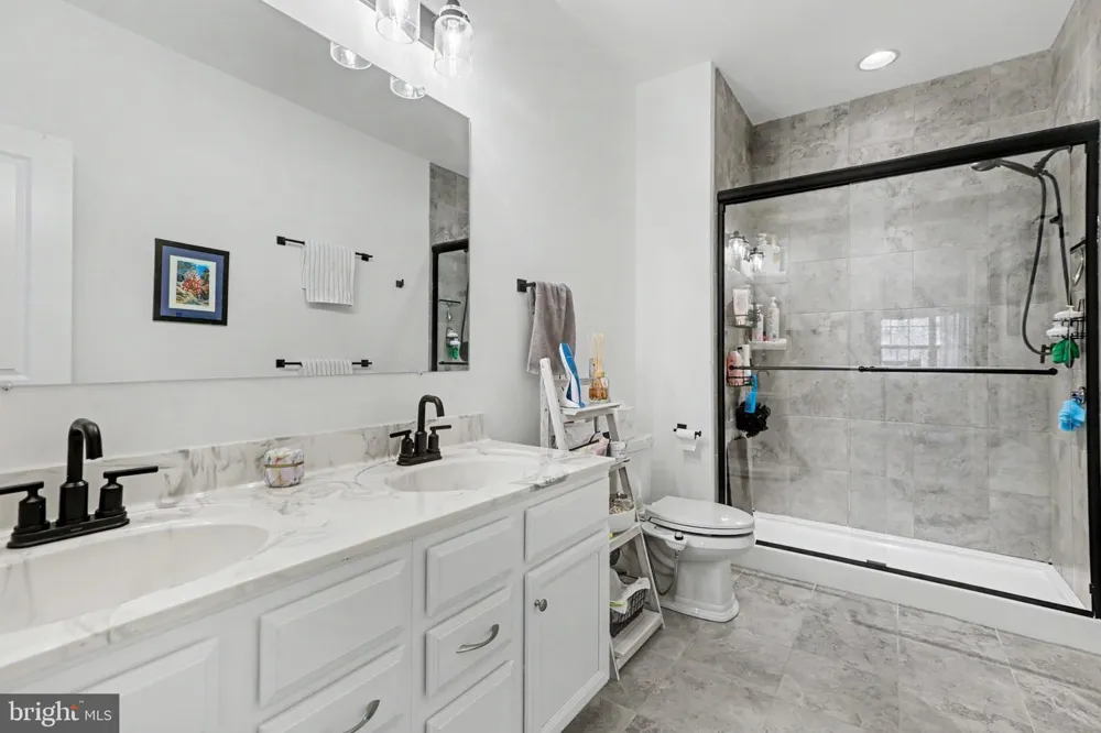 4322 ASHDON DRIVE Harrisburg, PA 17112