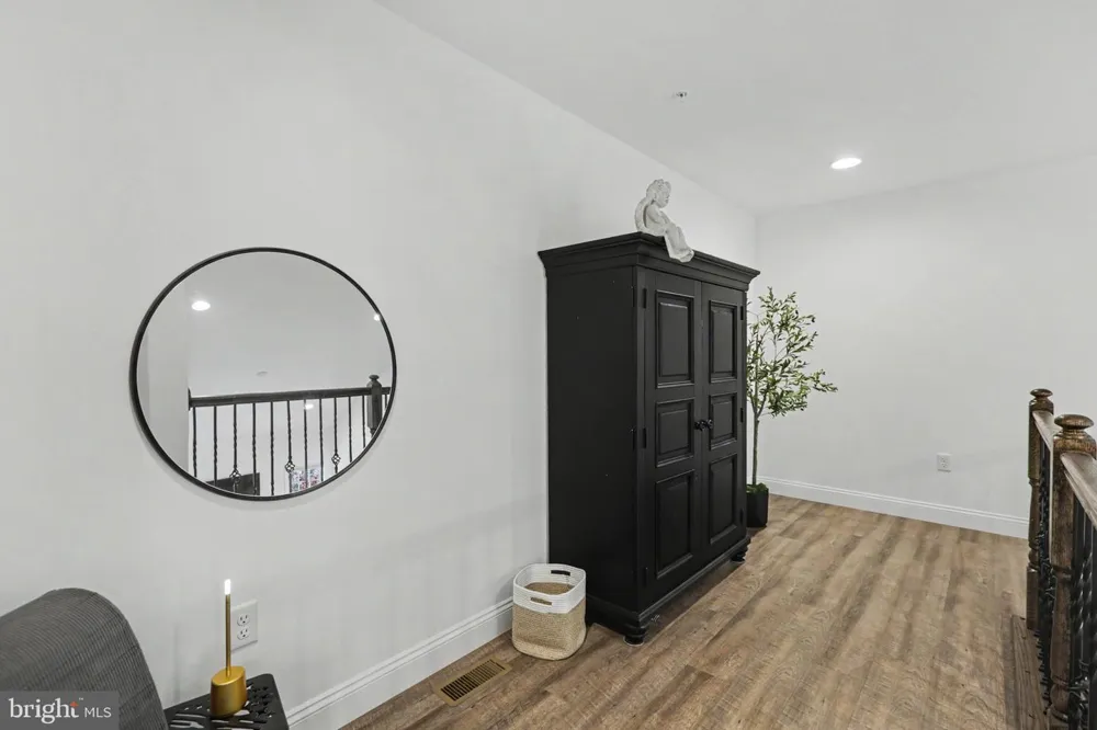 4322 ASHDON DRIVE Harrisburg, PA 17112